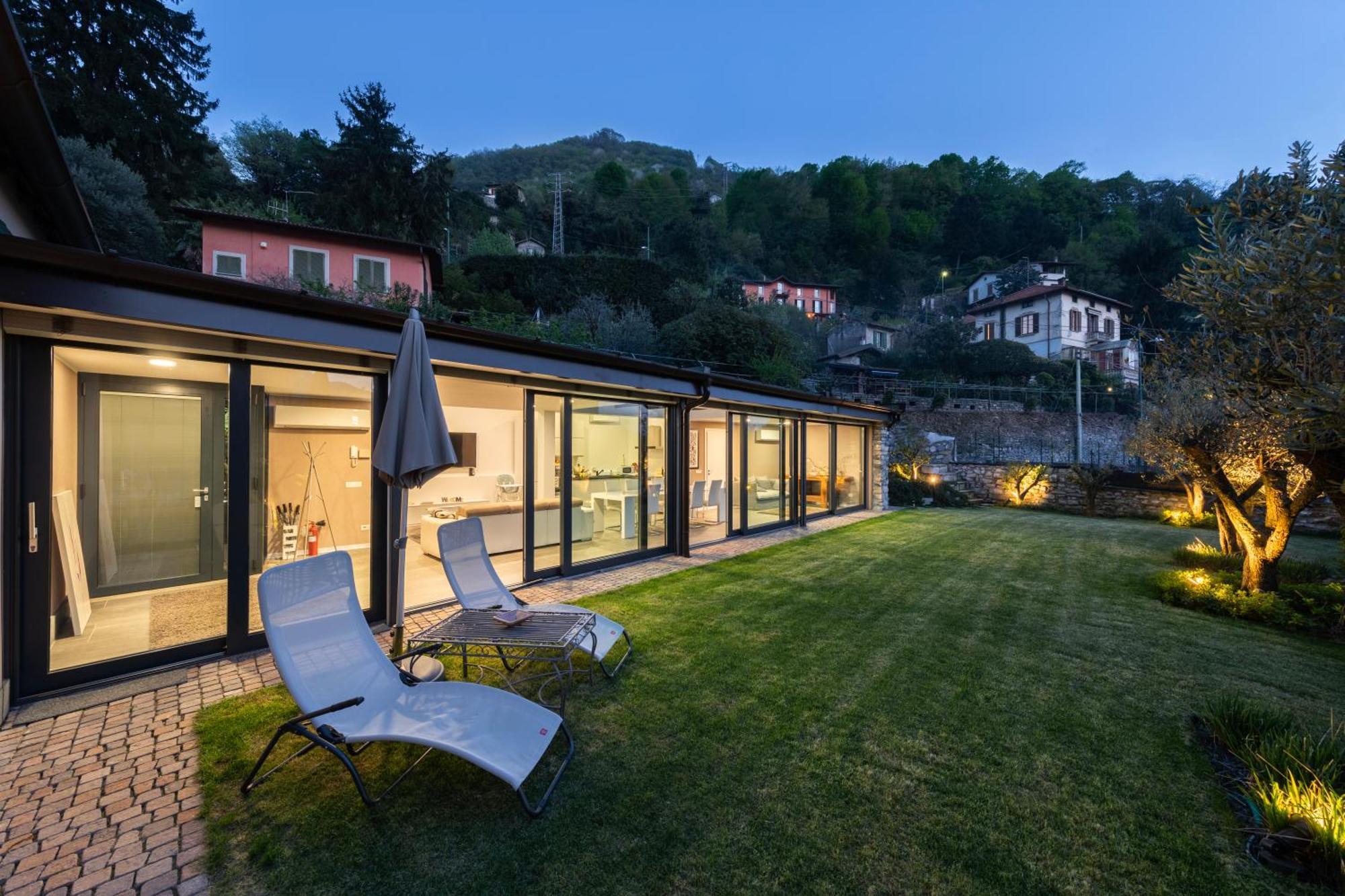 Torno Lumina House - Private Garden & Lake View Extérieur photo