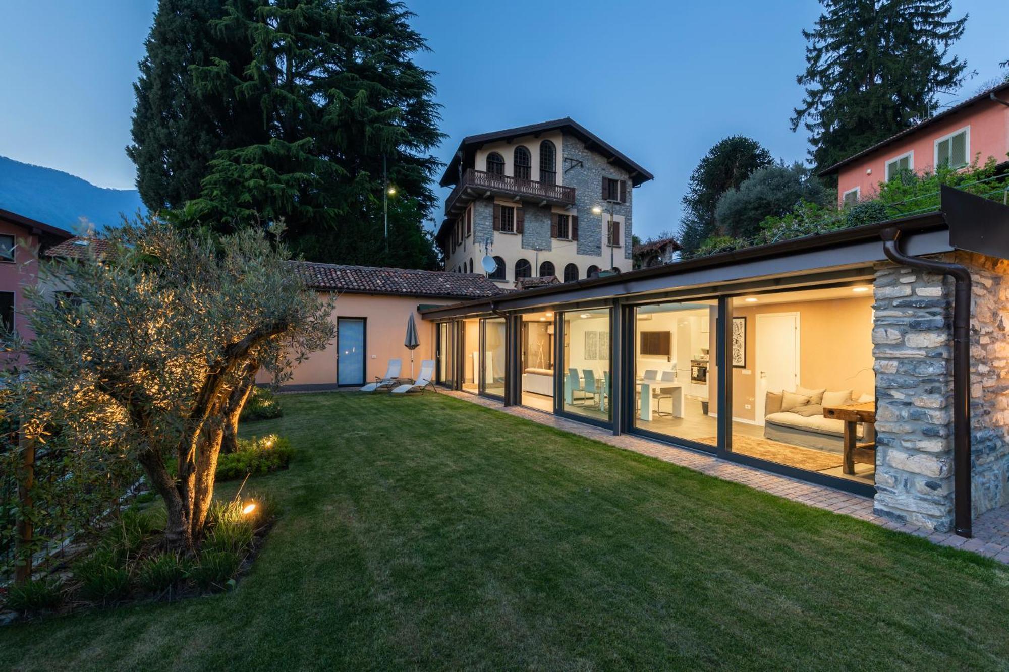 Torno Lumina House - Private Garden & Lake View Extérieur photo