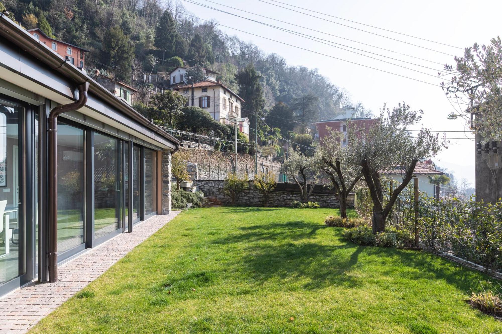 Torno Lumina House - Private Garden & Lake View Extérieur photo